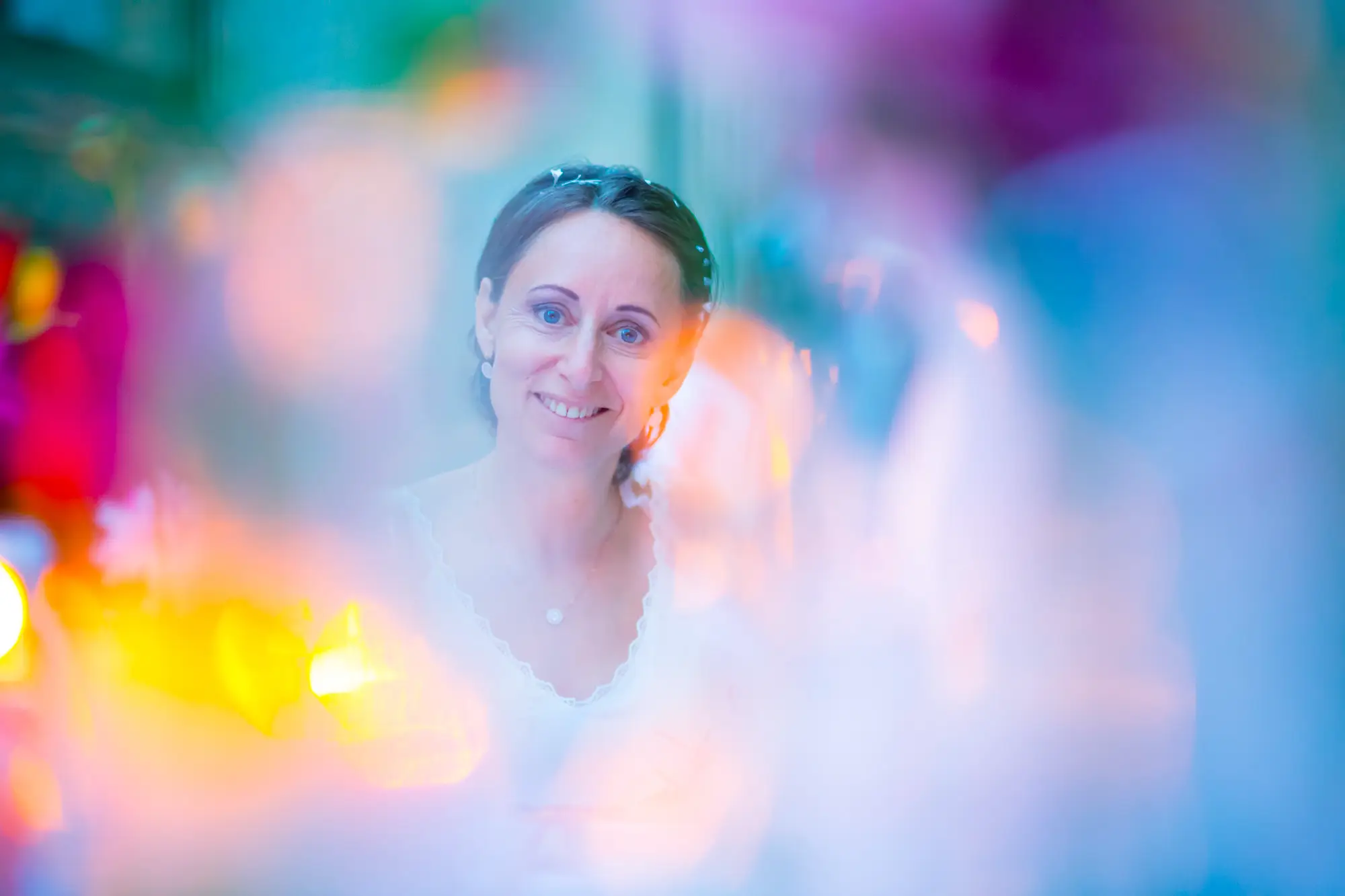 Braut%20durch%20Hochzeitsdekoration%20fotografiert