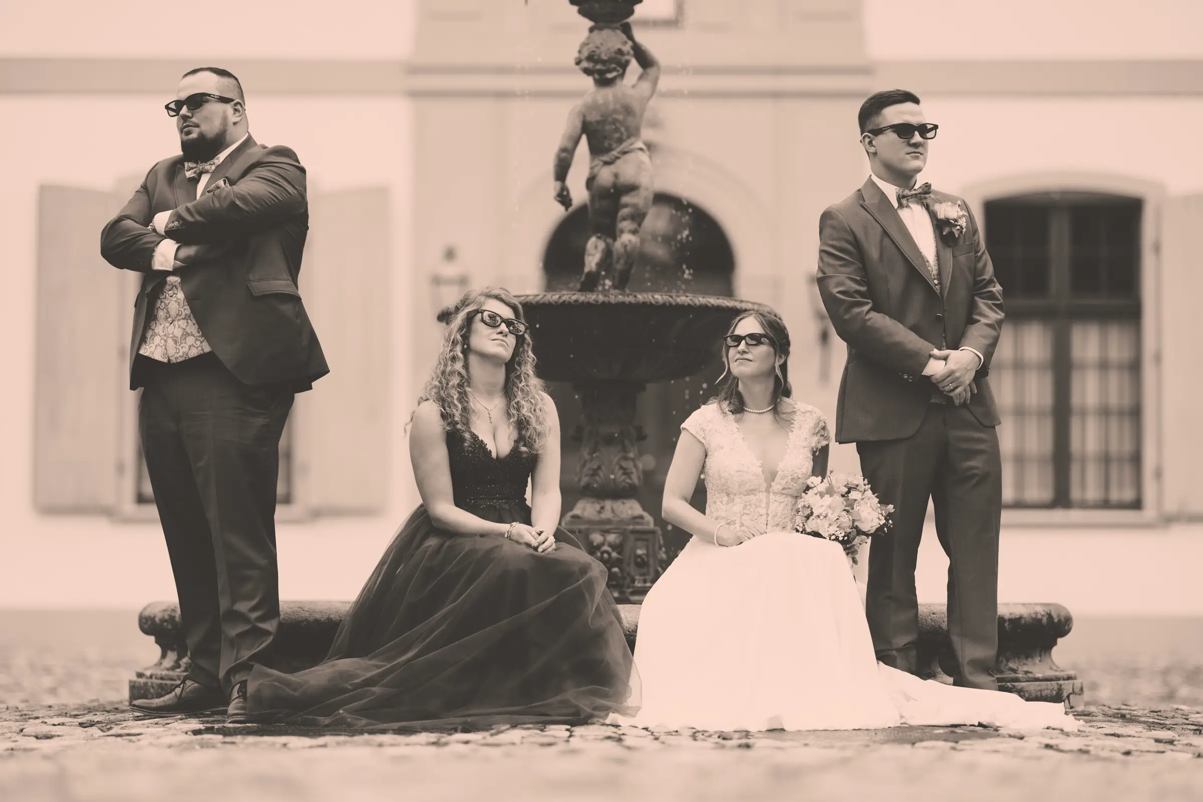 Originelles%20Gruppenfoto%20mit%20Trauzeugen